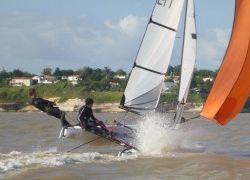 Filière jeune et format international du catamaran de sport