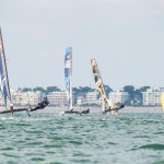 Les jeunes volent dans la baie de La Baule. photo: Red Bull Foiling Generation